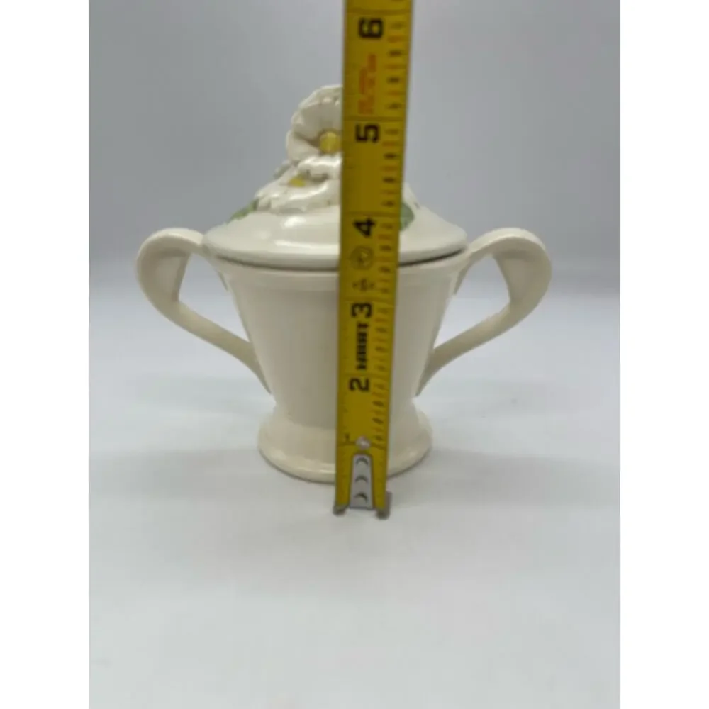 Vintage Metlox Sculptured Daisy Poppytrail Sugar Bowl with Lid